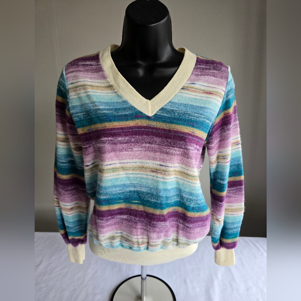 70s/80s Striped Vneck Top. No Label. Small.